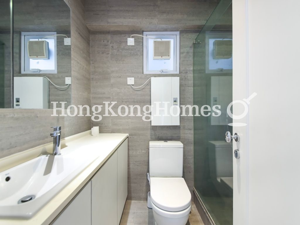 Guest Bathroom — Pokfulam Court, Pokfulam
