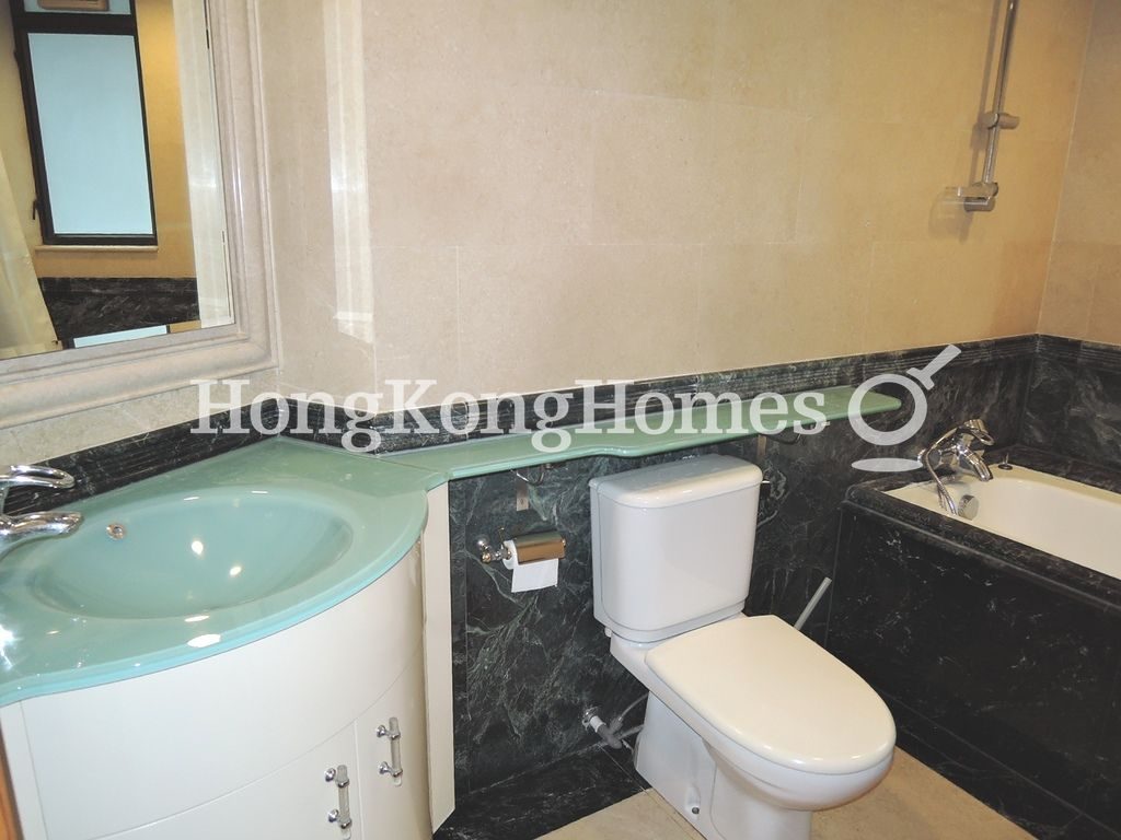 Guest Bathroom — Fairlane Tower, Mid-levels Central