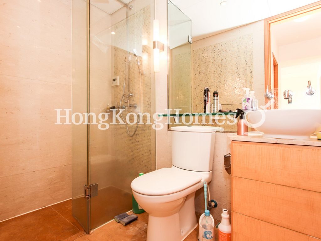 Guest Bathroom — Residence Bel-air - Phase 02, South Tower 05, Pokfulam