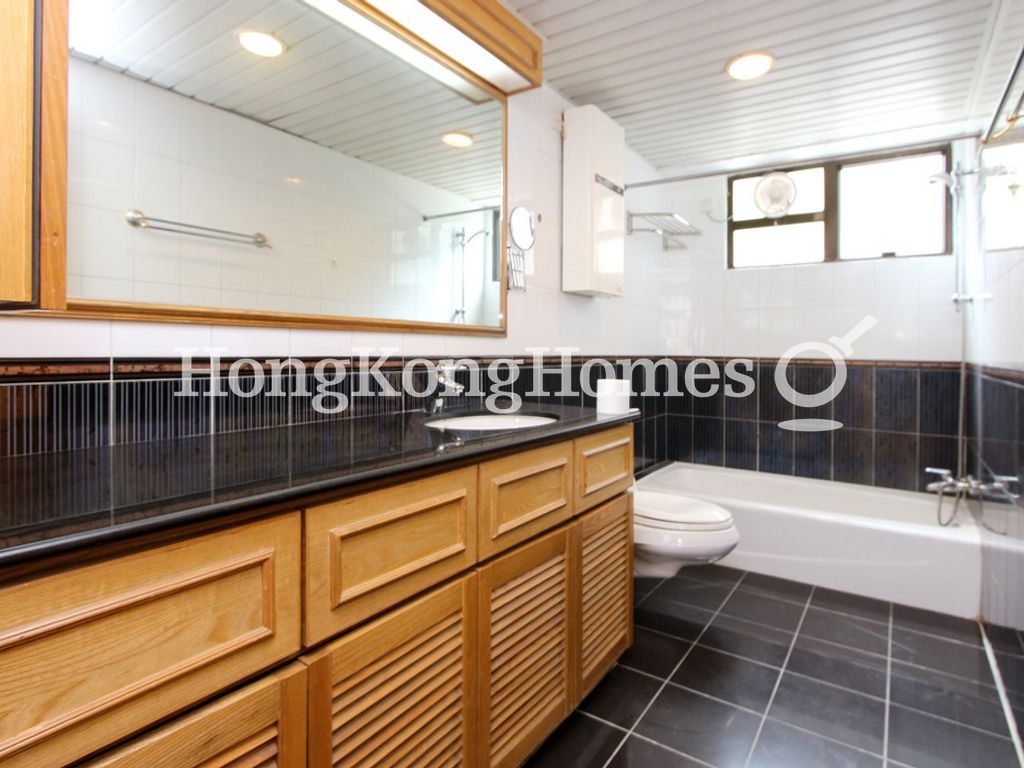 Master Bathroom — Conway Mansion - Block A-B, Mid-levels West