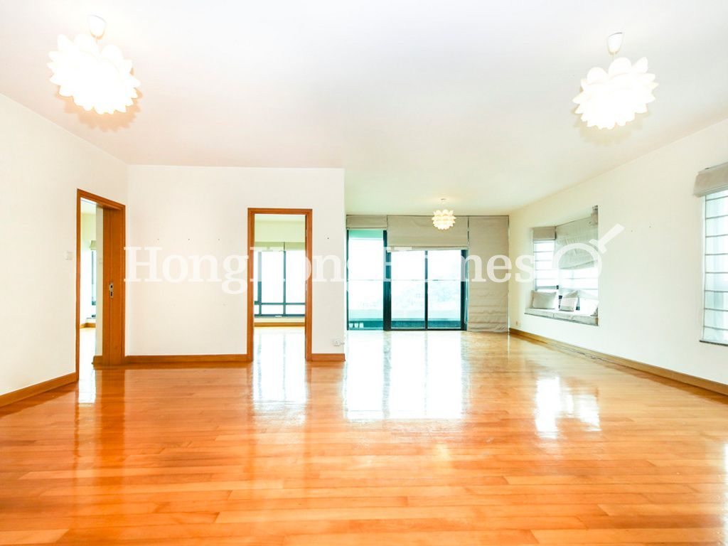 Living and Dining Room — La Mer - Block 02, Pokfulam