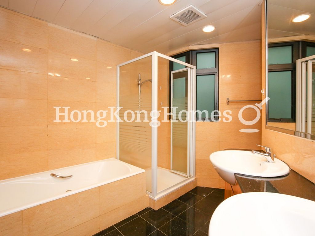 Master Bathroom — La Mer - Block 02, Pokfulam