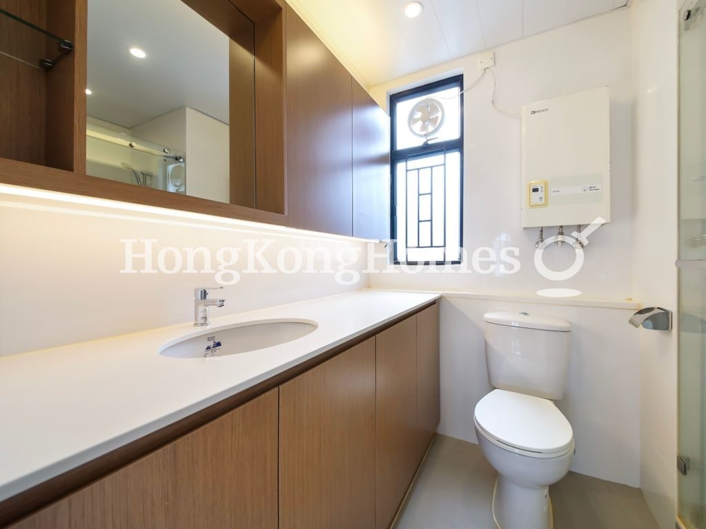 Guest Bathroom — Beverly Hill - Block D, Happy Valley