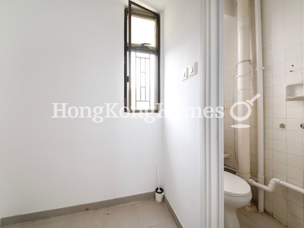 Maid's Room and Washroom — Beverly Hill - Block D, Happy Valley