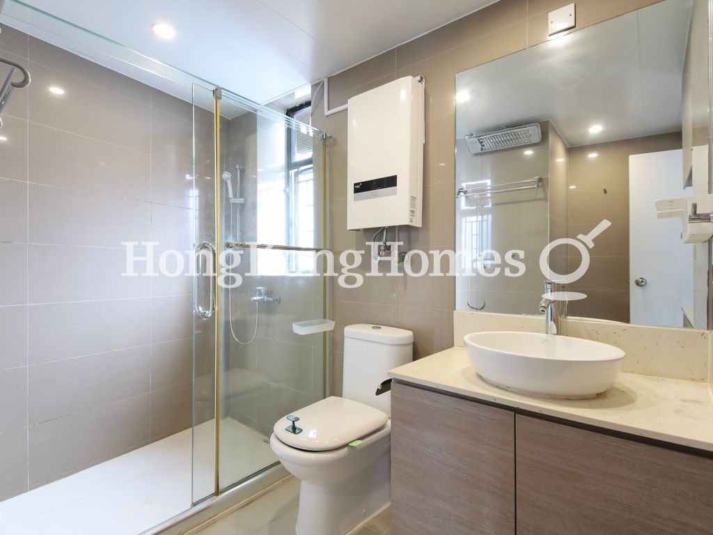Master Bathroom — Beverly Hill - Block D, Happy Valley