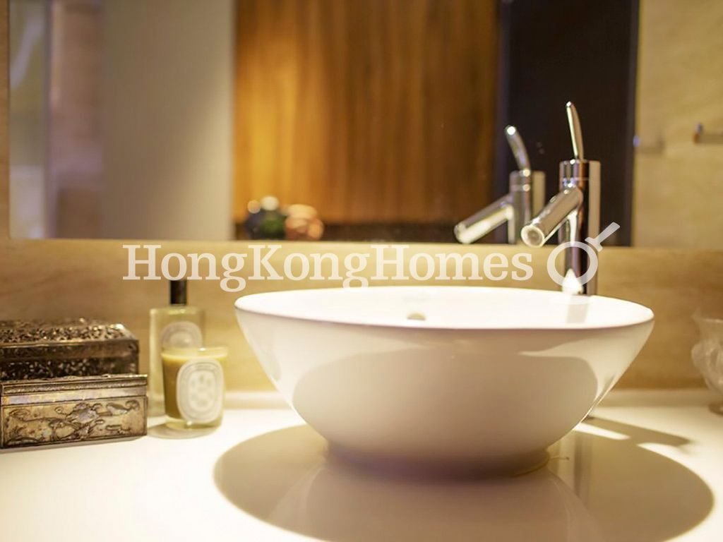 Guest Bathroom — Lyttelton Road, 7, Mid-levels West