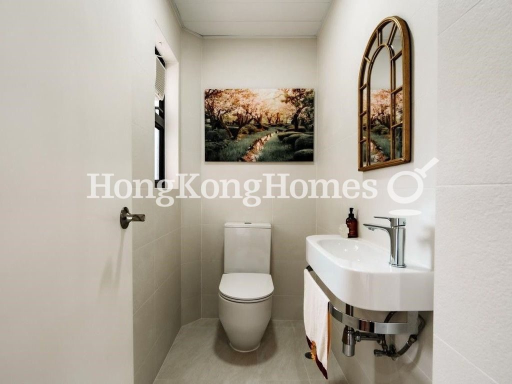 Powder Room — Ruby Court - Block 02, Repulse Bay