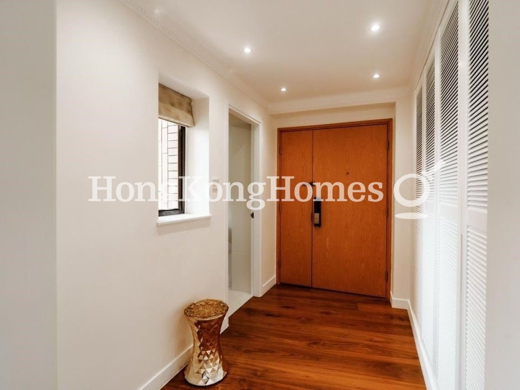Entrance Hall — Ruby Court - Block 02, Repulse Bay