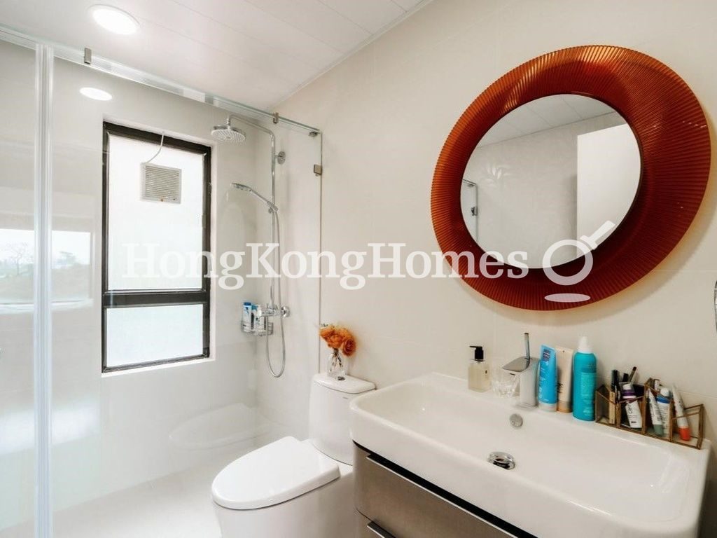 Master Bathroom — Ruby Court - Block 02, Repulse Bay