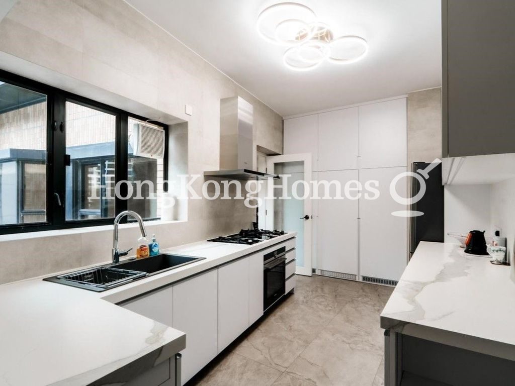 Kitchen — Ruby Court - Block 02, Repulse Bay