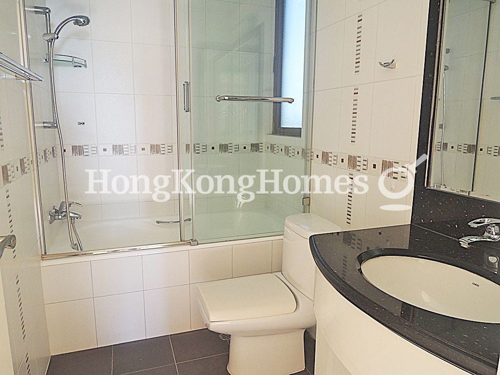 Guest Bathroom — Hong Kong Parkview - Tower 04, Repulse Bay