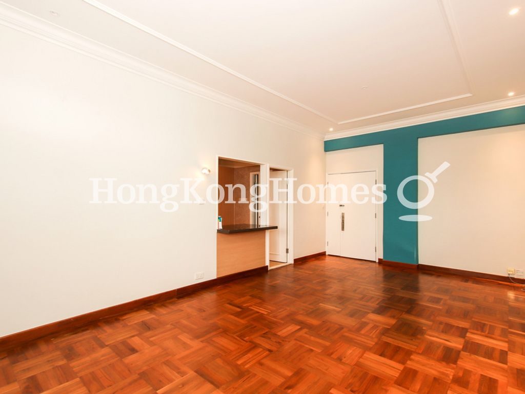 Living and Dining Room — Spyglass Hill, Repulse Bay