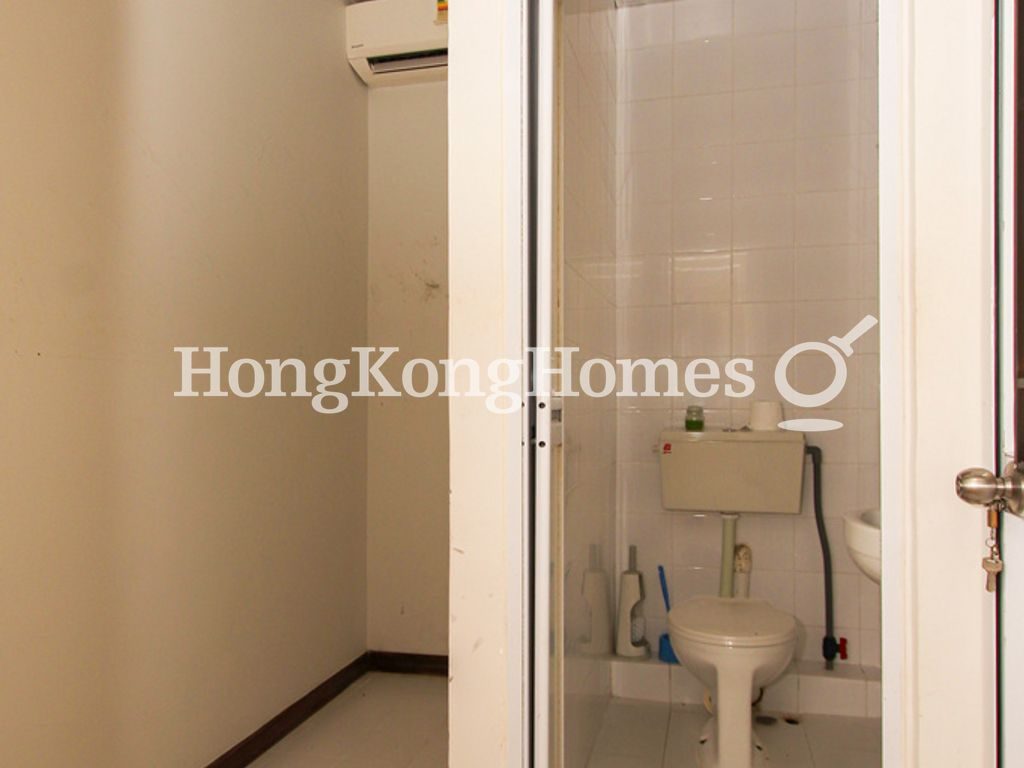 Maid's Room with Washroom — Spyglass Hill, Repulse Bay