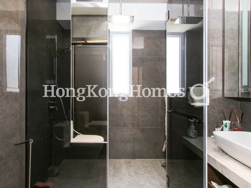 Ensuite Bathroom — St. Louis Mansion, Mid-levels Central
