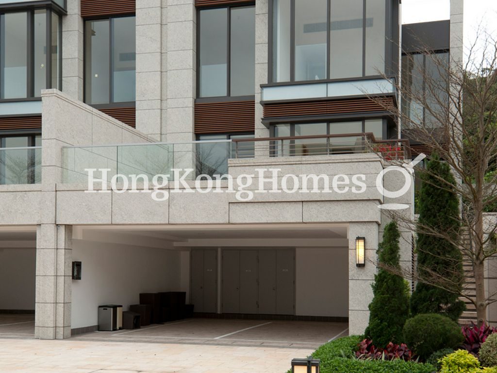 Private Frontyard — Valais ll - Locarno Avenue, Sheung Shui