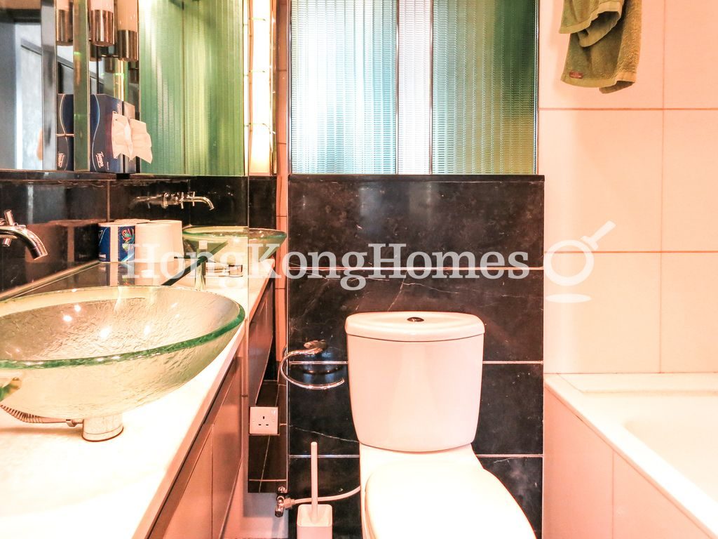 Master Bathroom — 君臨天下 2座，尖沙咀