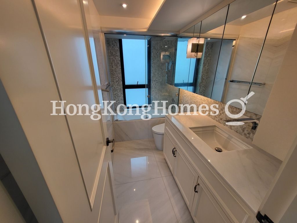 Master Bathroom — The Leighton Hill - Block 01, Happy Valley