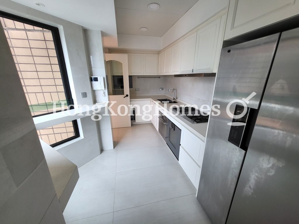 Kitchen — The Leighton Hill - Block 01, Happy Valley