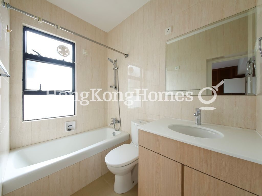 Master Bathroom — Visalia Garden, Mid-levels Central