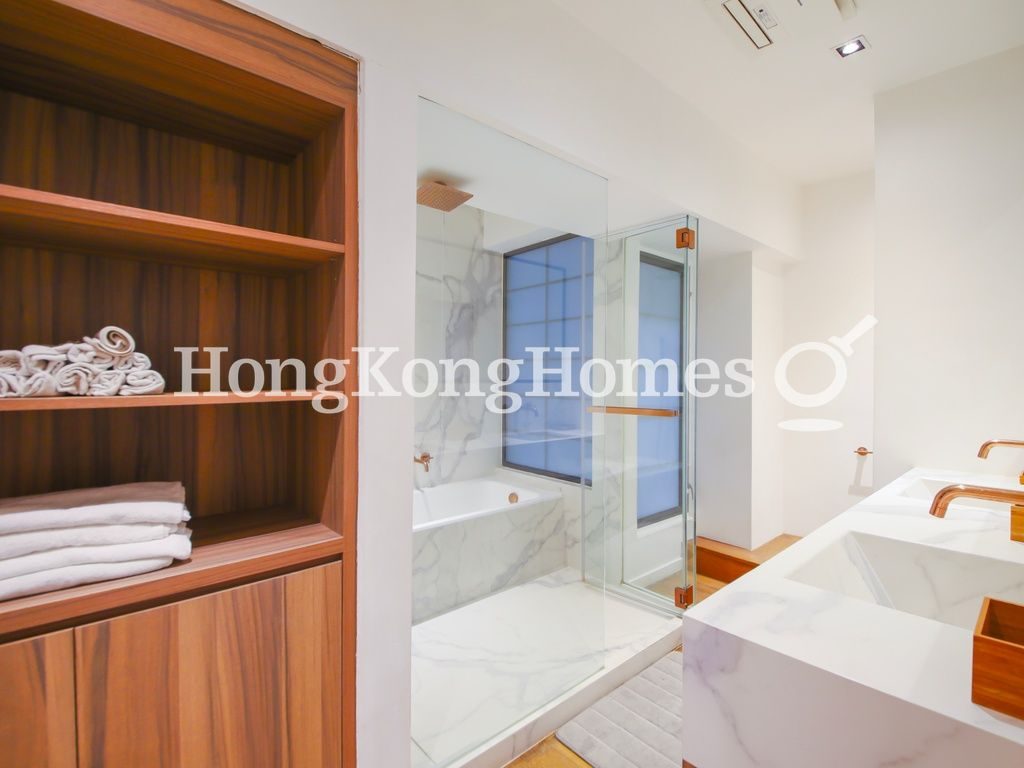 Guest Bathroom — Yu Hing Mansion, Sheung Wan