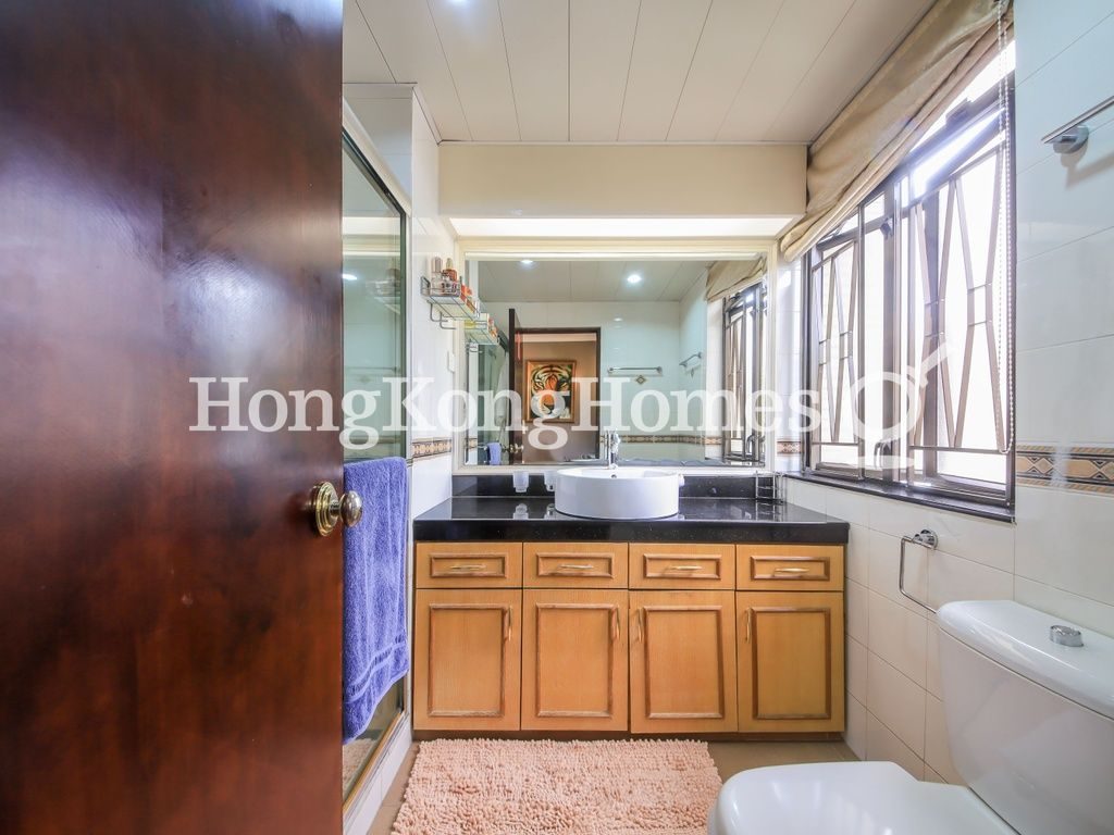 Master Bathroom — Fontana Garden, Tai Hang