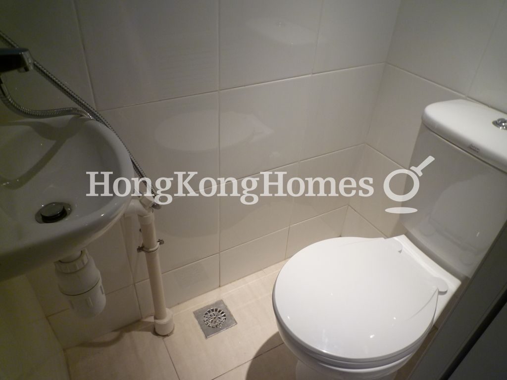 Maid's Washroom — Larvotto - Block 1, Ap Lei Chau