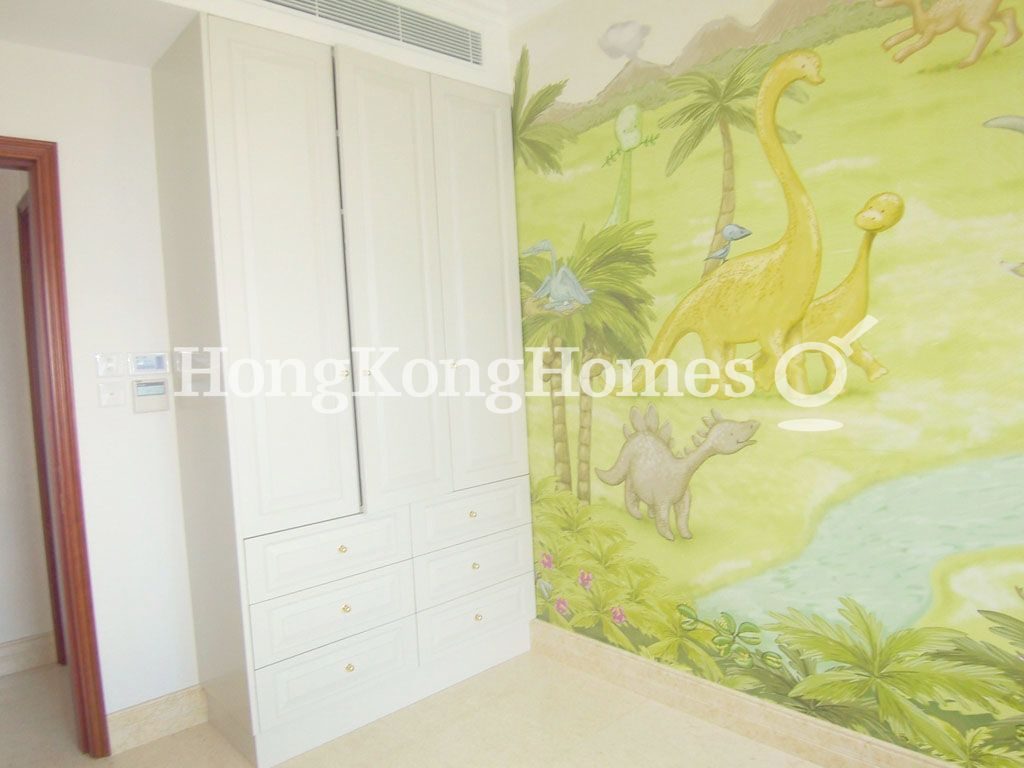 Built-in Wardrobe in Second Bedroom — Tavistock 2, Mid-levels Central