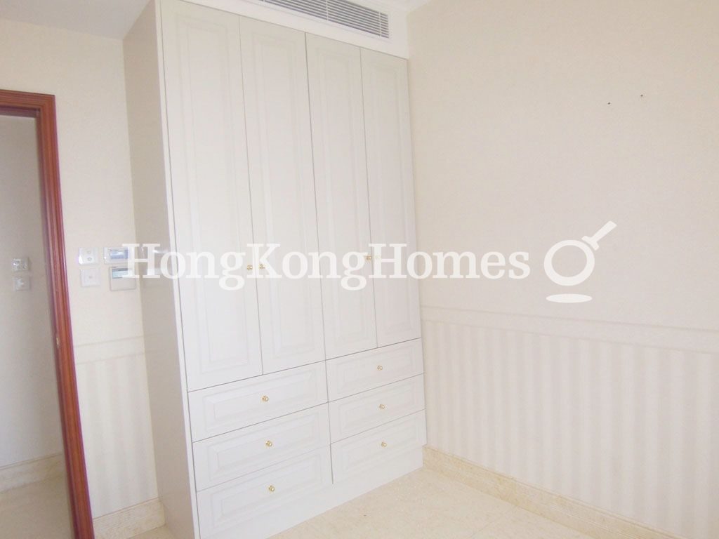 Built-in Wardrobe in Third Bedroom — Tavistock 2, Mid-levels Central