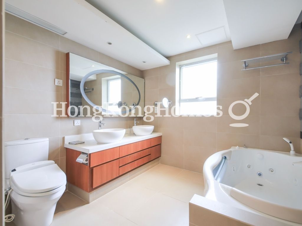 Master Bathroom — Tregunter Tower 2, Mid-levels Central