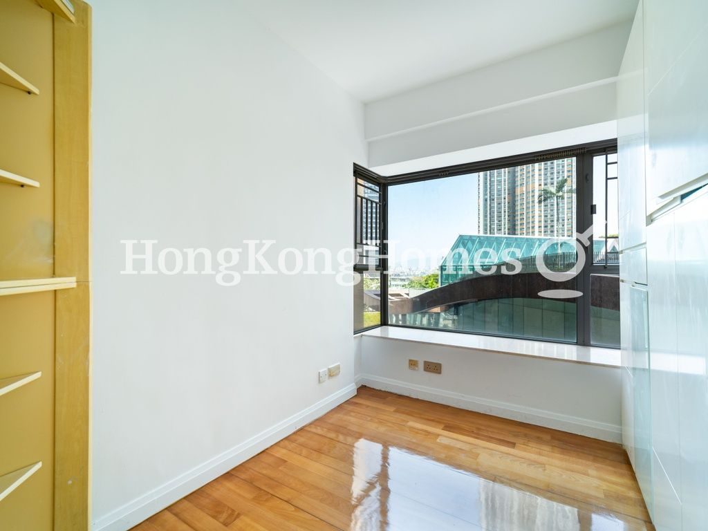 Third Bedroom — The Waterfront - Block 02, Tsim Sha Tsui