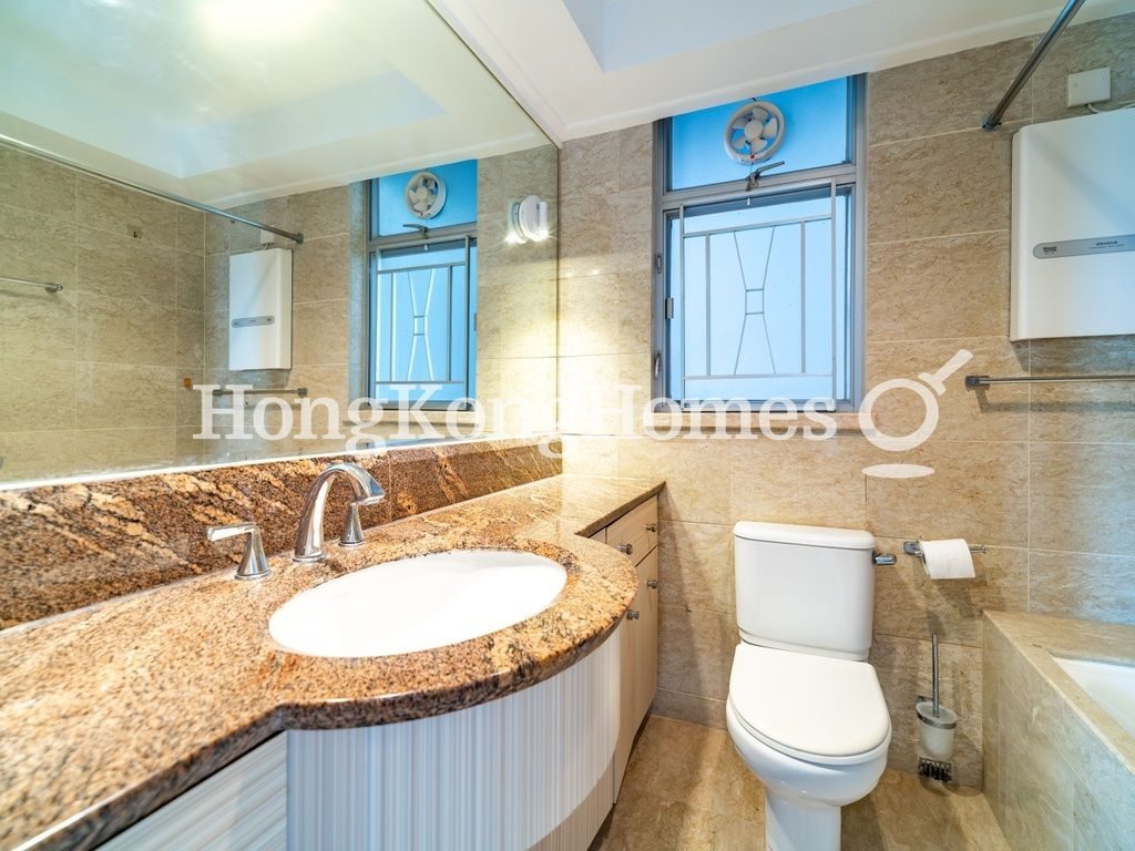 Guest Bathroom — The Waterfront - Block 02, Tsim Sha Tsui