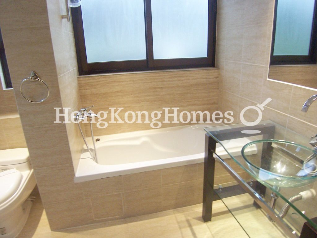 Third Ensuite Bathroom — Joy Garden - Block 02, Shouson Hill