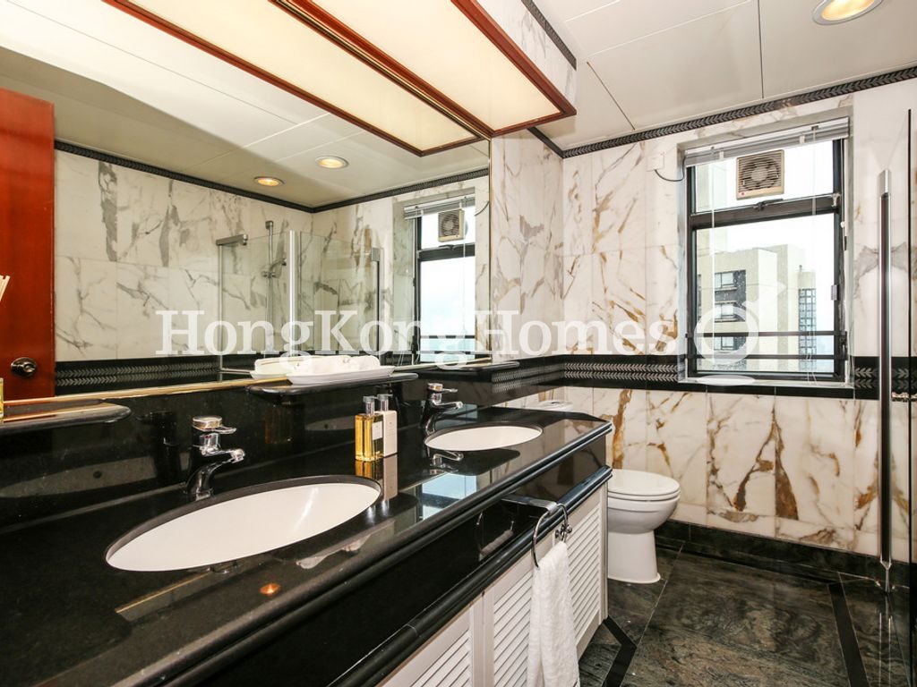 Master Bathroom — Dynasty Court - Block 03, Mid-levels Central