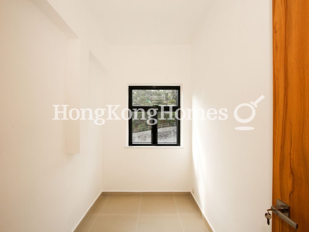 Maid's Room — Evergreen Villa - Block D, Mid-levels East