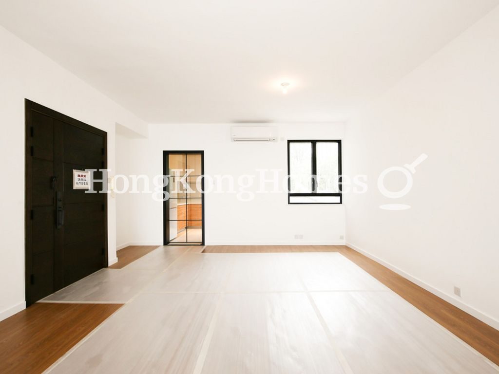 Living and Dining Room — Evergreen Villa - Block D, Mid-levels East