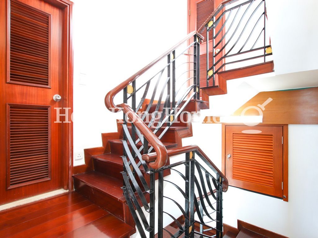 Internal Staircase — 海天峰 - 第01座，北角半山