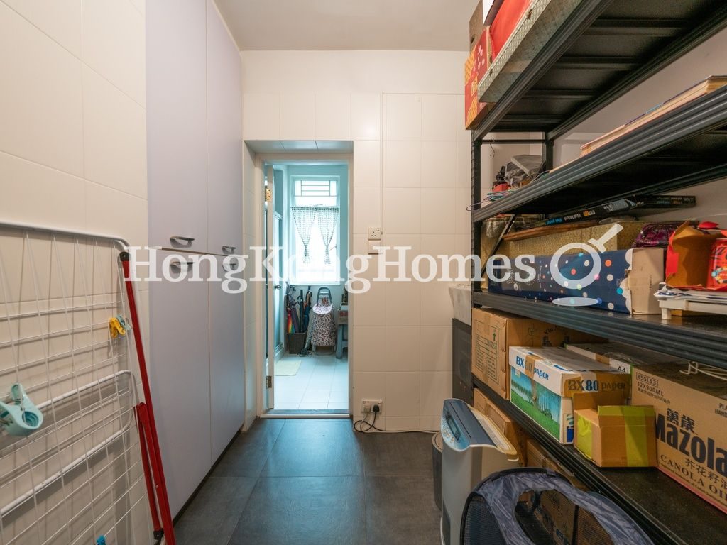 Maid's Room — Villa Veneto, Mid-levels West