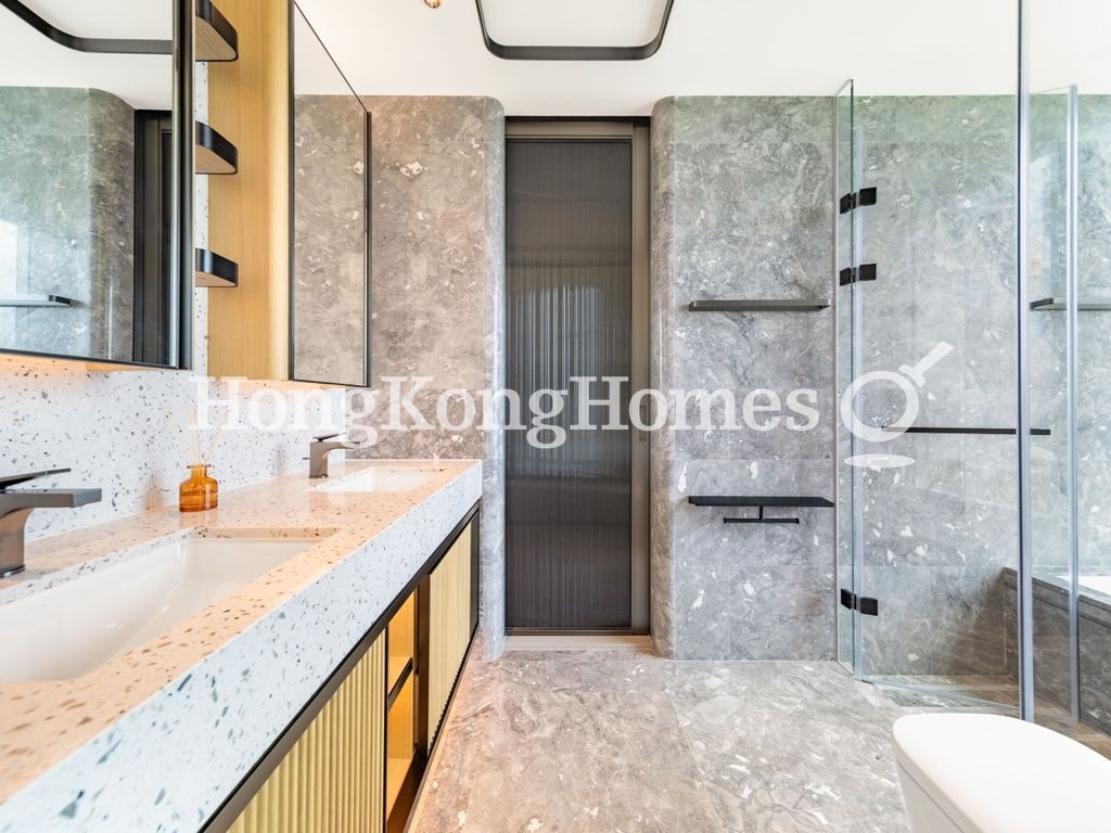 Second Ensuite Bathroom — Jardini - Tower 01, Mid-levels East