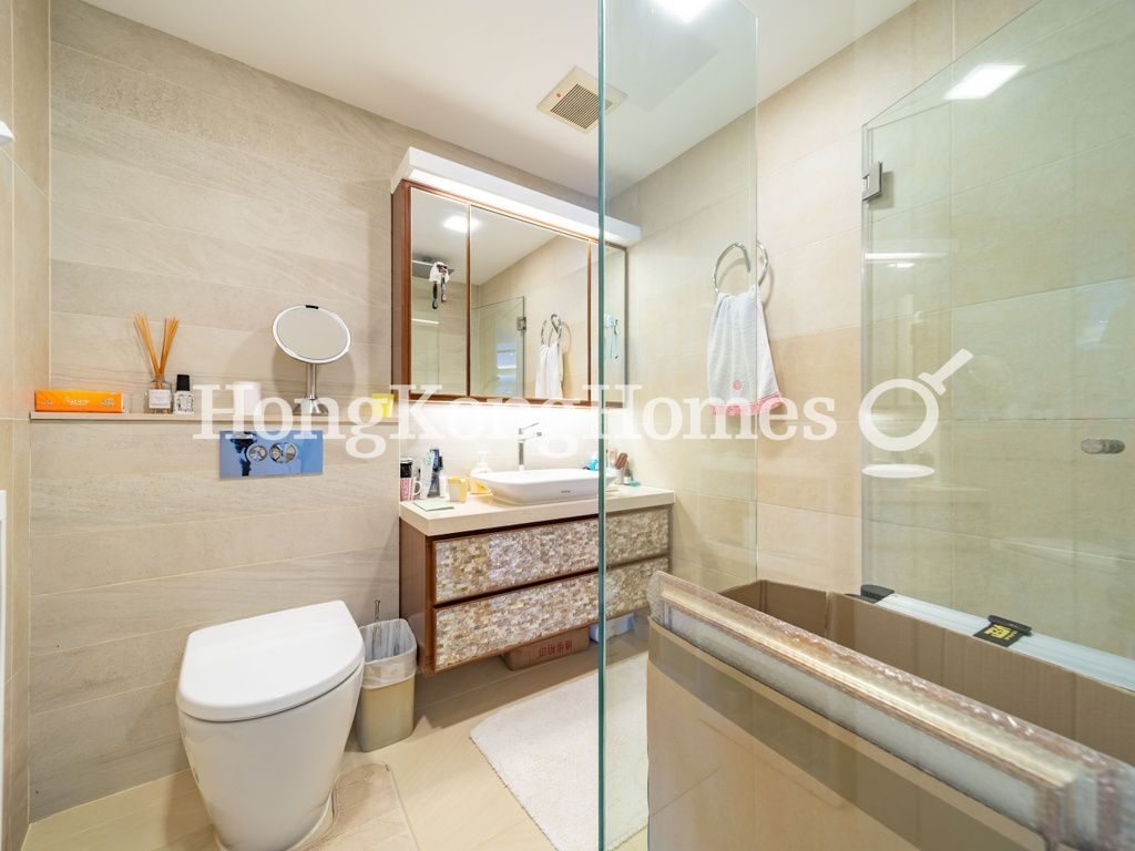 Guest Bathroom — Victoria Heights, Mid-levels East