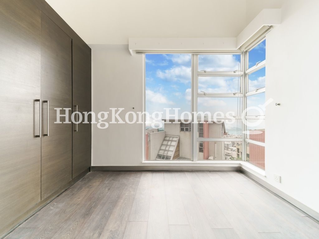 Second Ensuite Bedroom — Sunshine Villa, The Peak