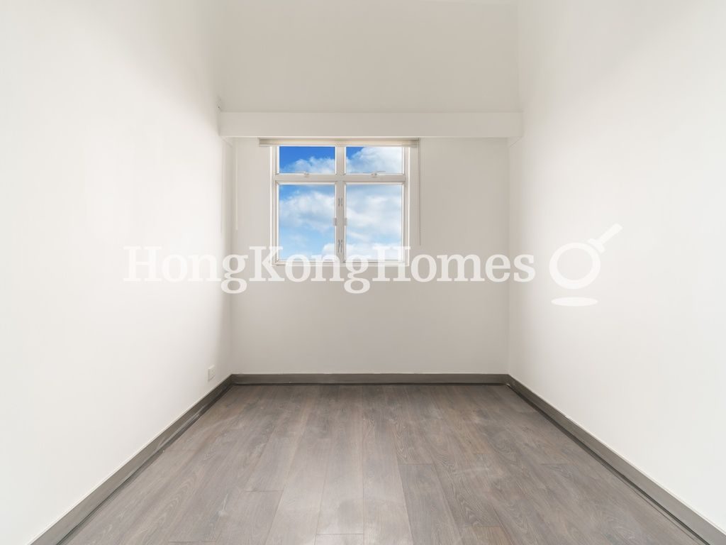 Third Bedroom — Sunshine Villa, The Peak