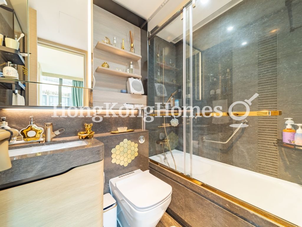 Guest Bathroom — Fleur Pavilia, North Point