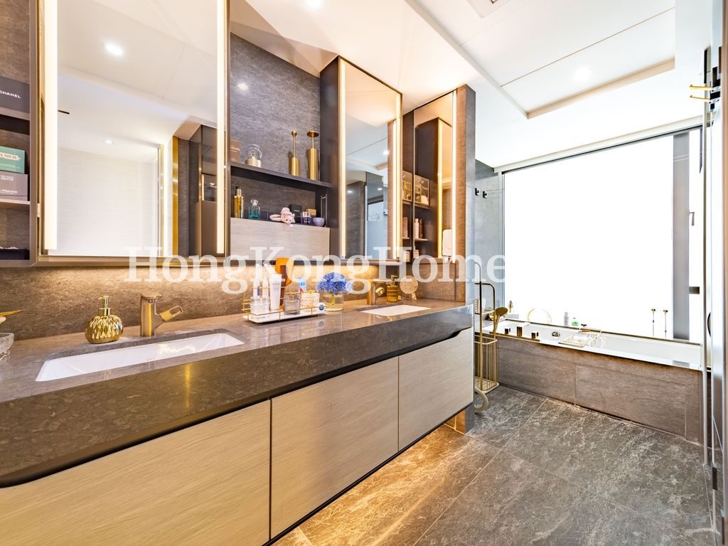 Master Bathroom — Fleur Pavilia, North Point