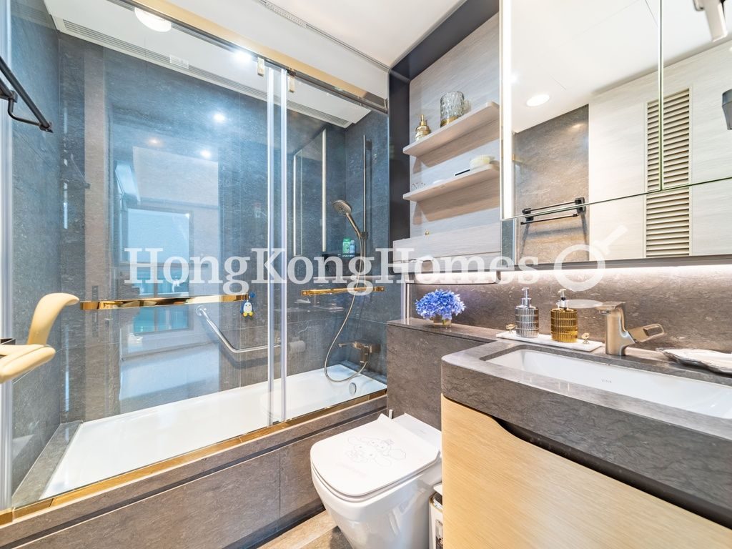 Second Ensuite Bathroom — Fleur Pavilia, North Point