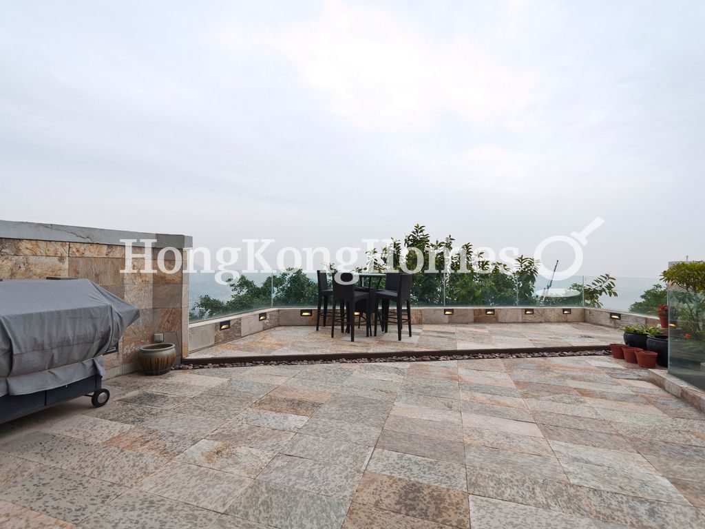 Private Garden — Strawberry Hill, The Peak