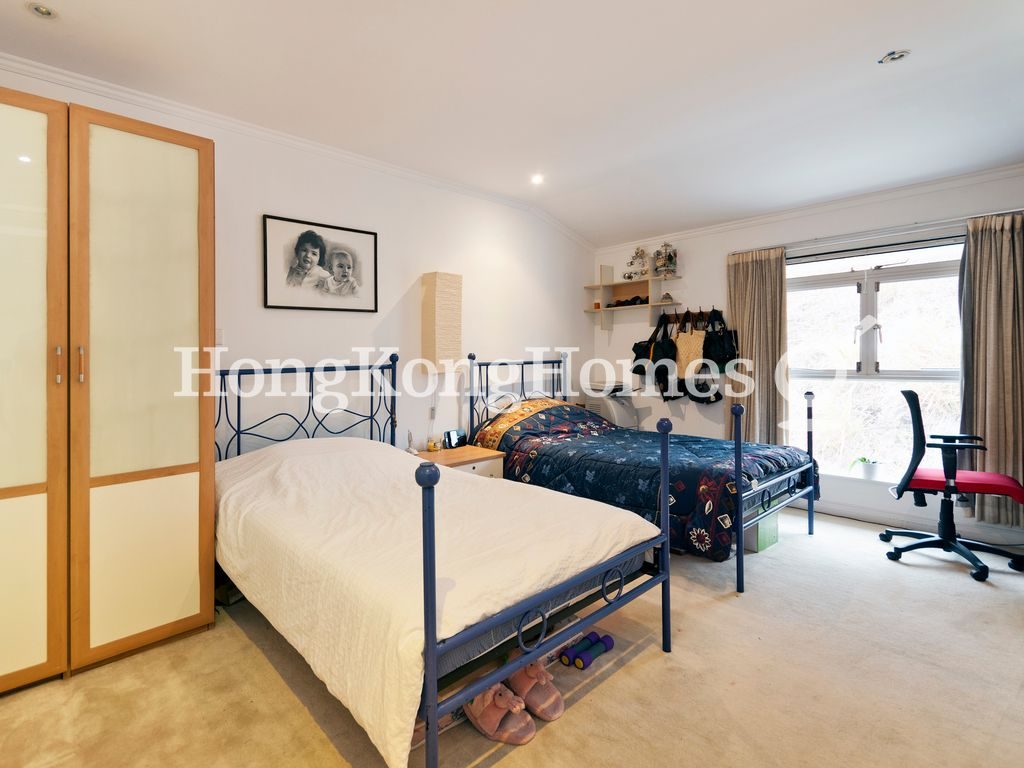 Third Bedroom — Strawberry Hill, The Peak