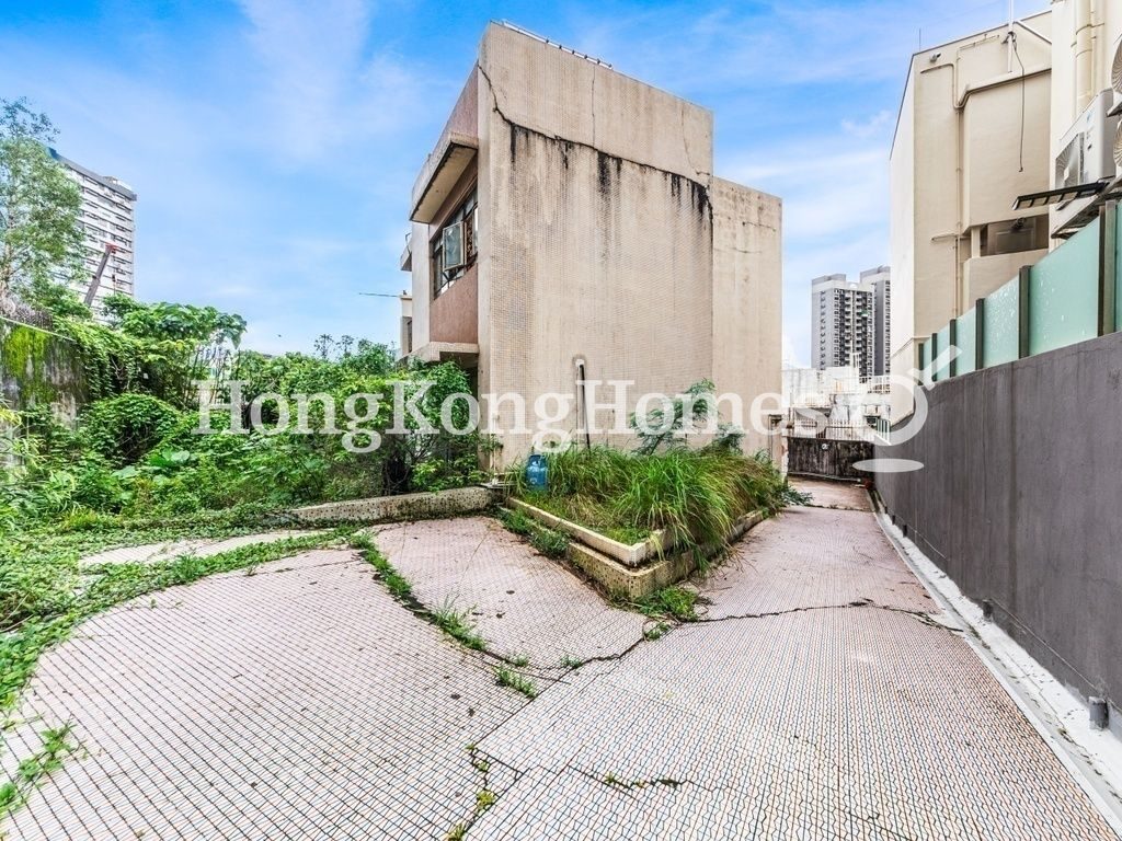 The House — Moorsom Road, Jardine's Lookout