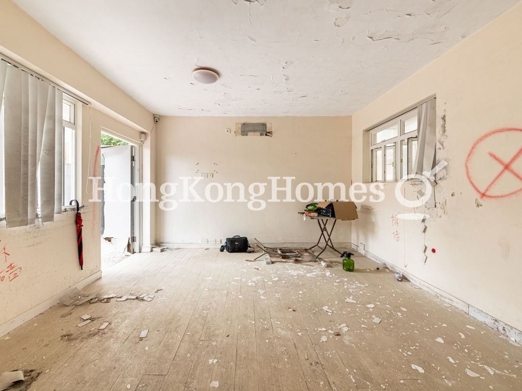 Living and Dining Room — Moorsom Road, Jardine's Lookout