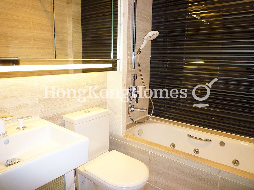 Master Bathroom — 壹環，灣仔