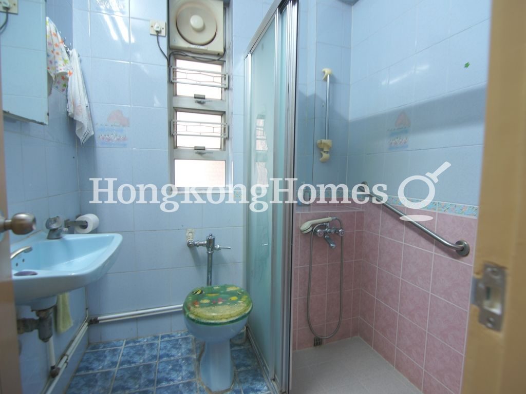 Guest Bathroom — Lei Shun Court, Causeway Bay